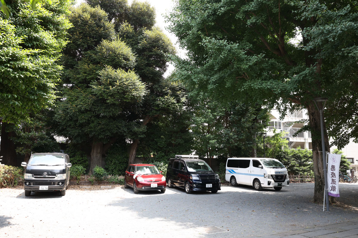 御嶽神社の駐車場